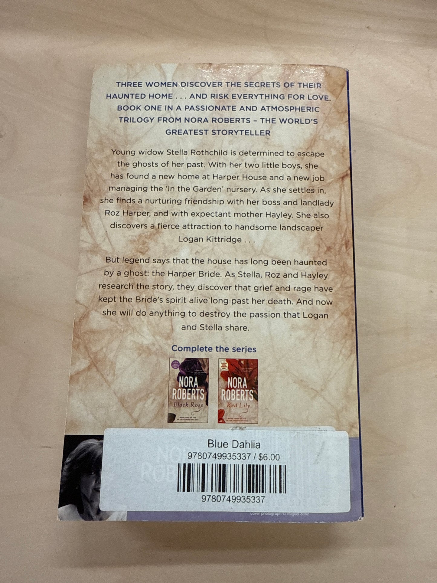 Blue Dahlia (In the Garden #1)