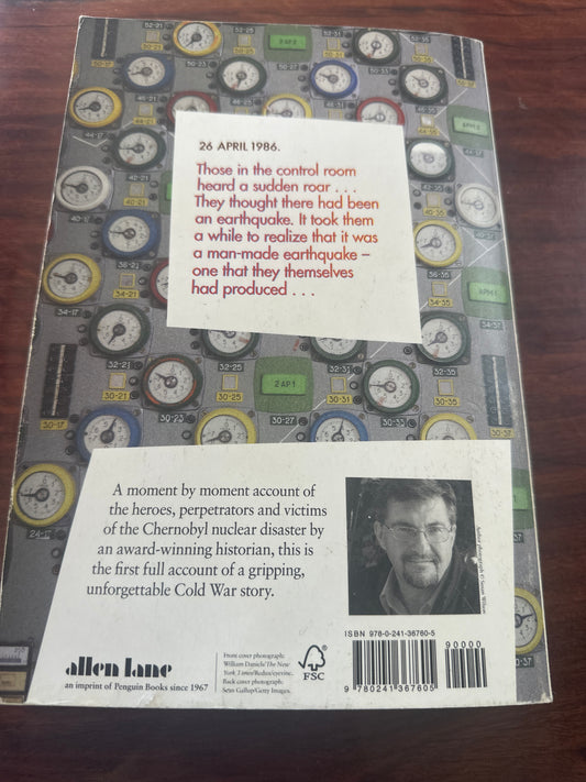 Serhil Plokhy Chernobyl: History of a Tragedy back cover