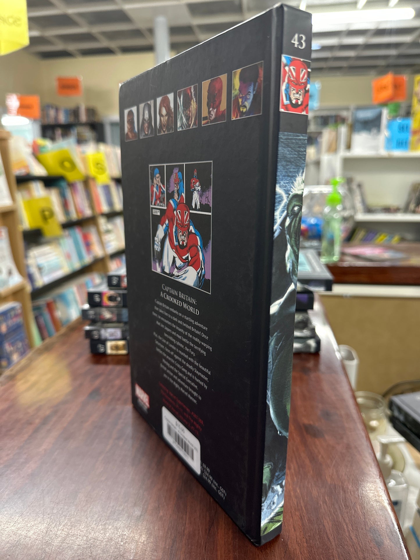 Captain Britain - A Crooked World (43)