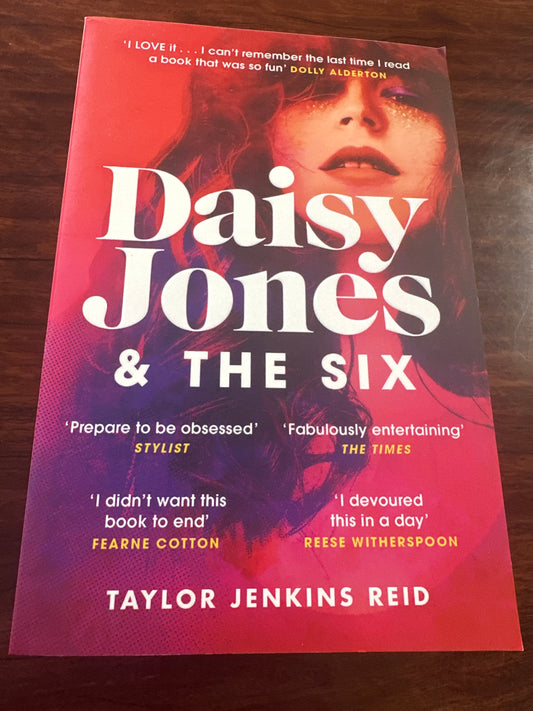 Taylor Jenkins Reid Daisy Jones & The Six front cover image