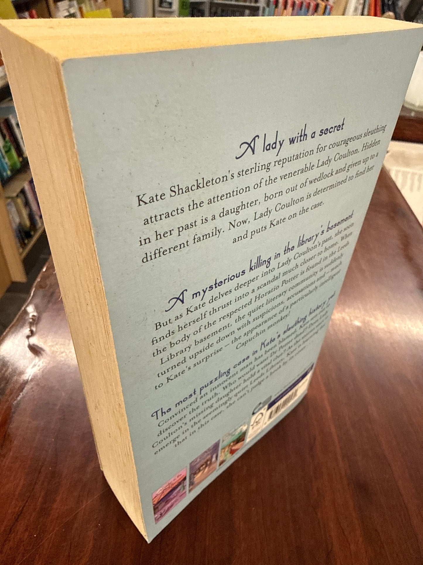 Death of an Avid Reader (Kate Shackleton #6)