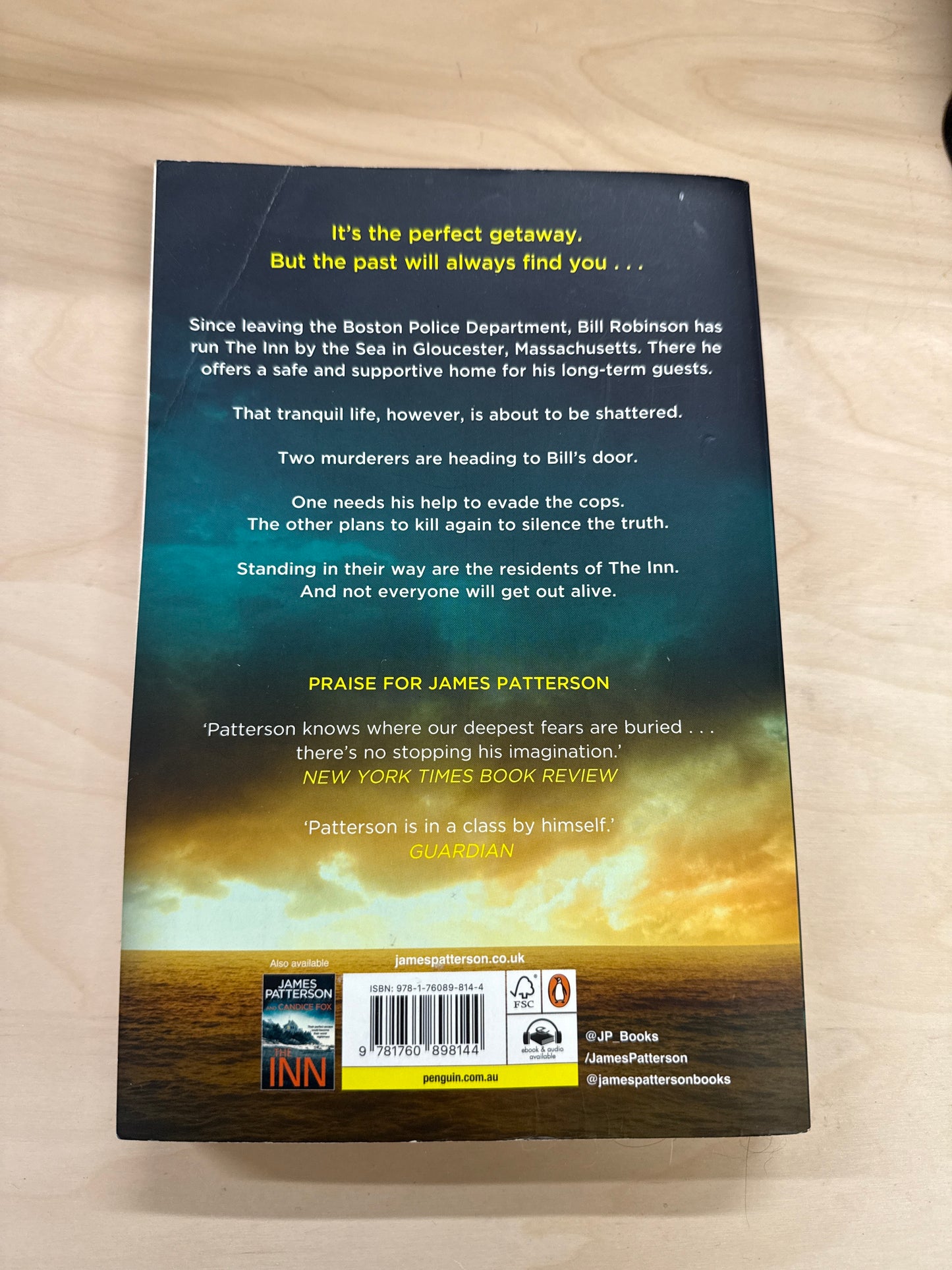 The Murder Inn (Bill Robinson #2)