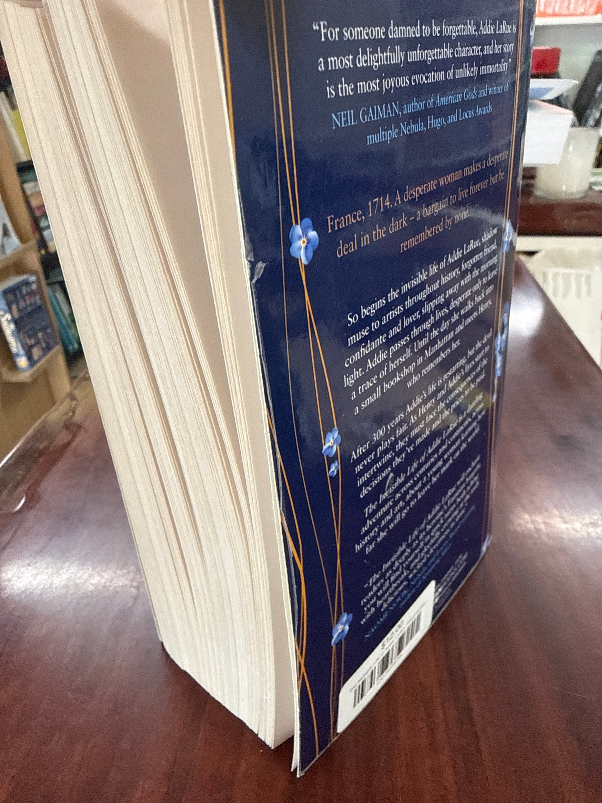 The Invisible Life of Addie LaRue (International Edition)