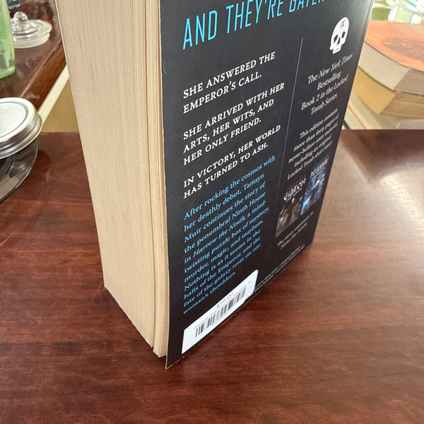 Harrow the Ninth (The Locked Tomb Series, 2)