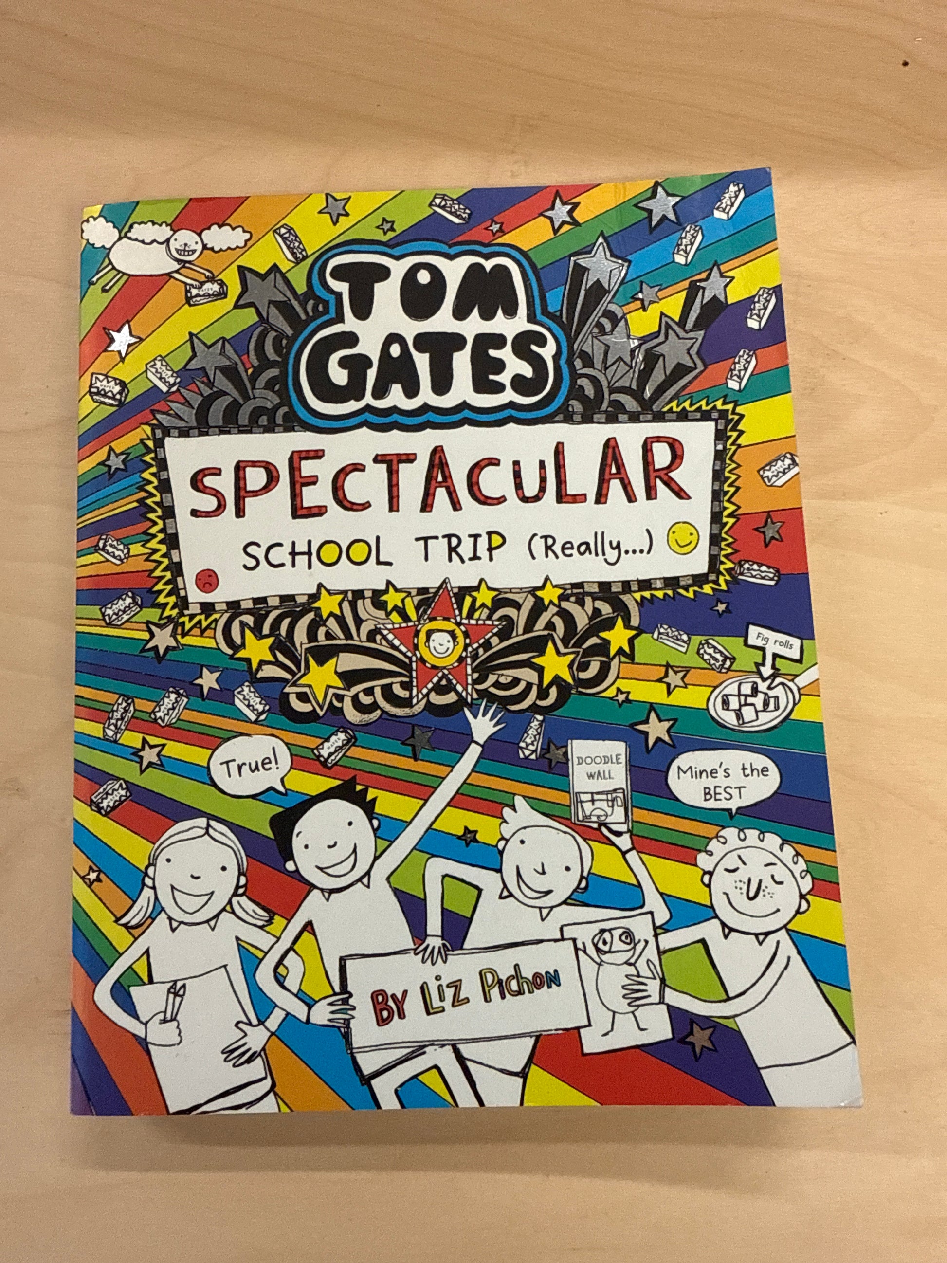Tom Gates #17: Spectacular School Trip (Really)