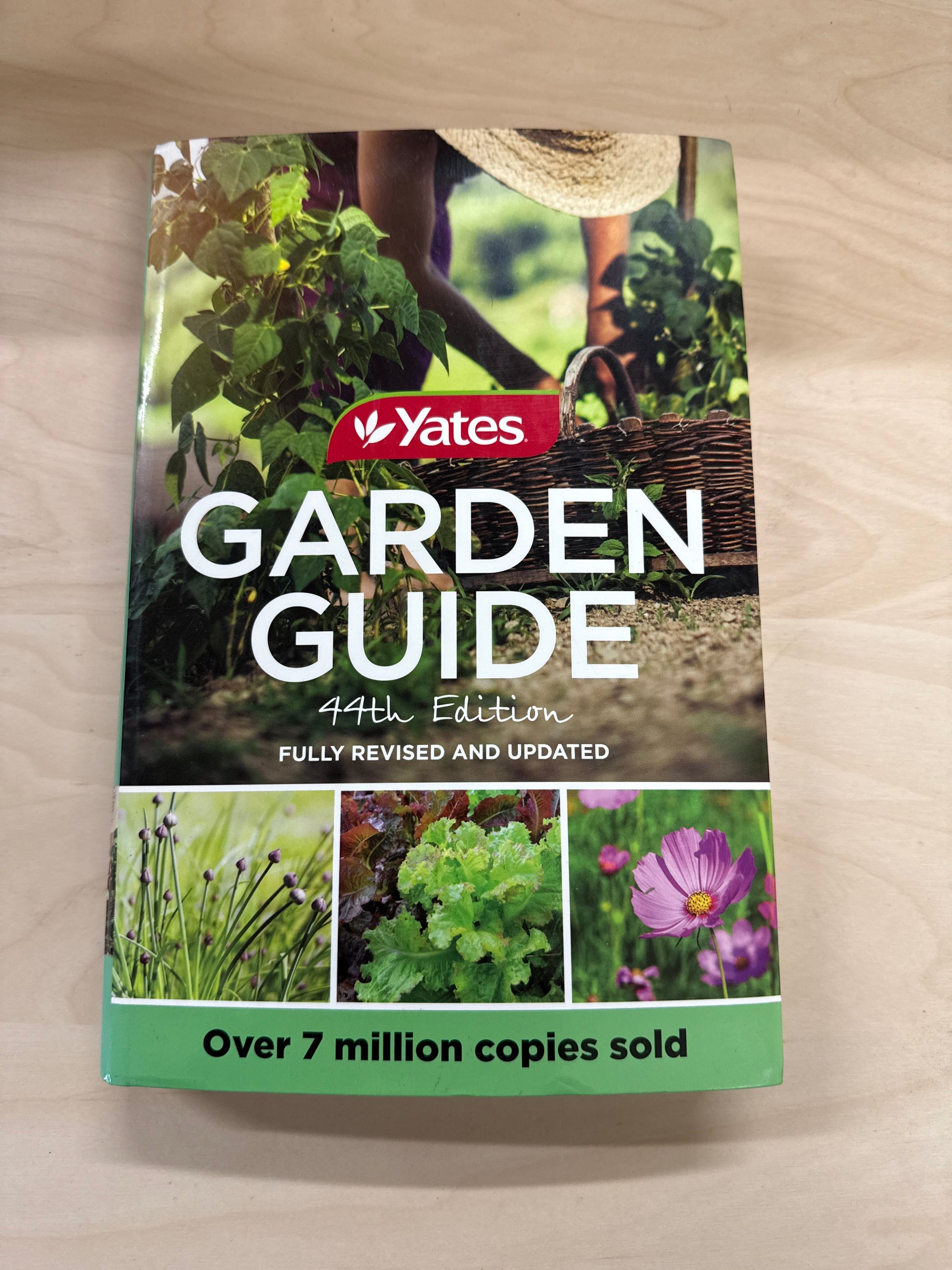 Yates Garden Guide 2015