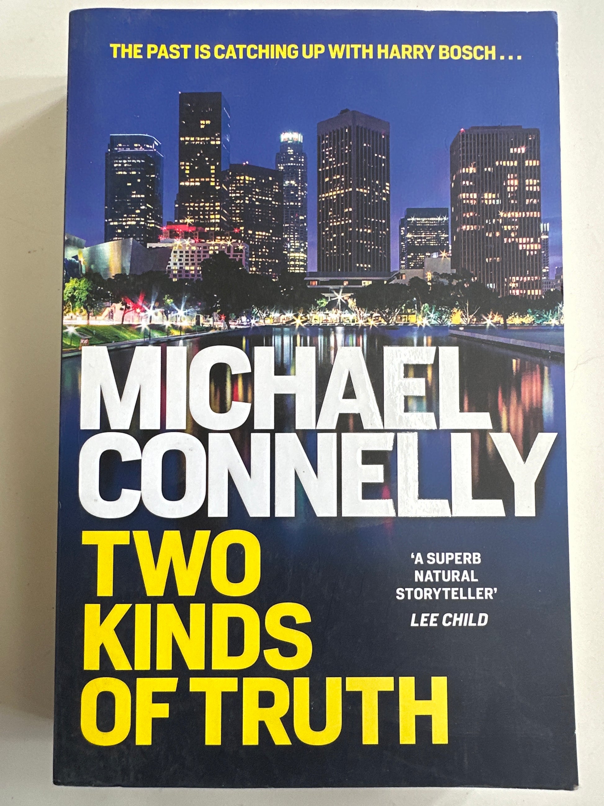 Two Kinds Of Truth (Harry Bosch Book20)