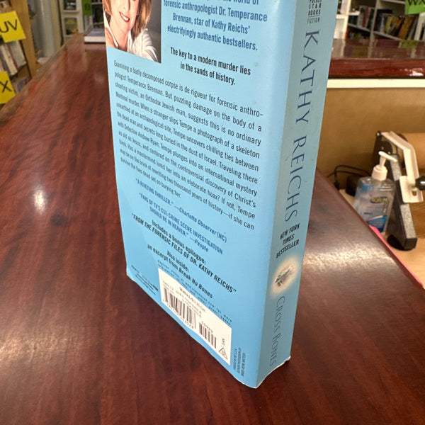 Cross Bones (Temperance Brennan #8)