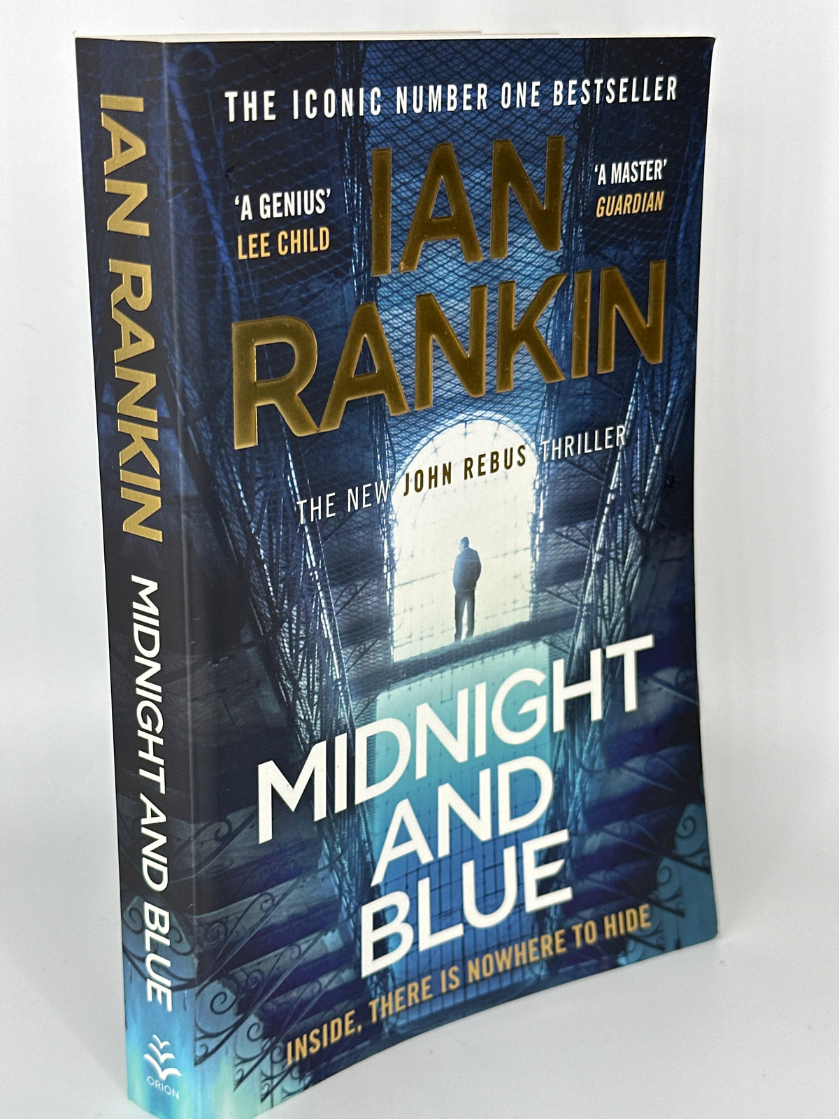 Midnight and Blue (Inspector Rebus #25)