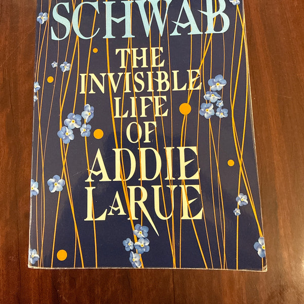 The Invisible Life of Addie LaRue (International Edition)