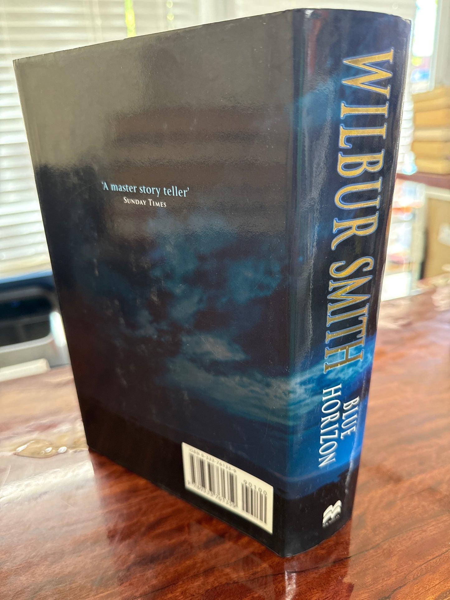 Blue Horizon (Courtney #11) (Hardcover)