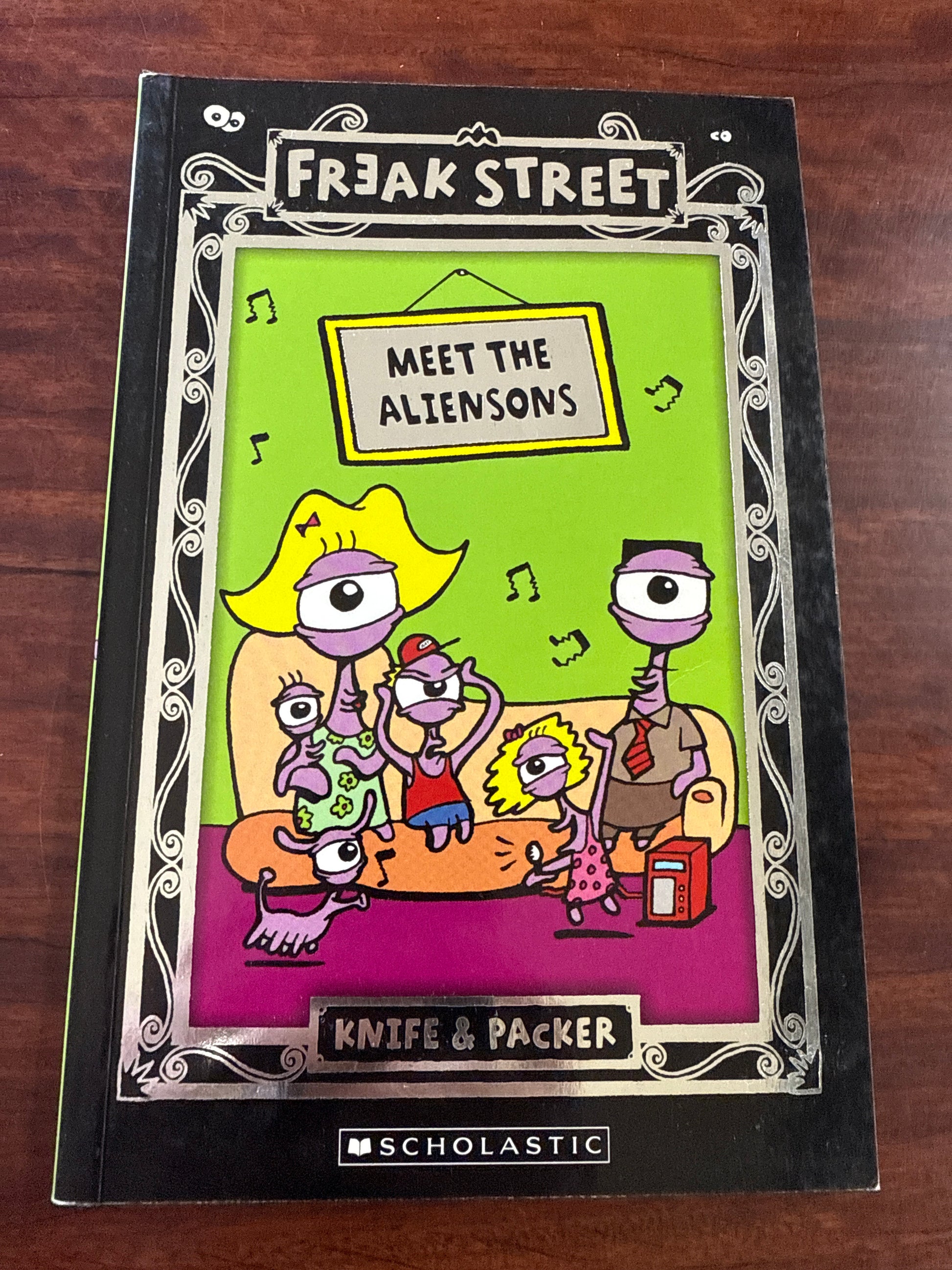 Meet the Aliensons (Freak Street #1)