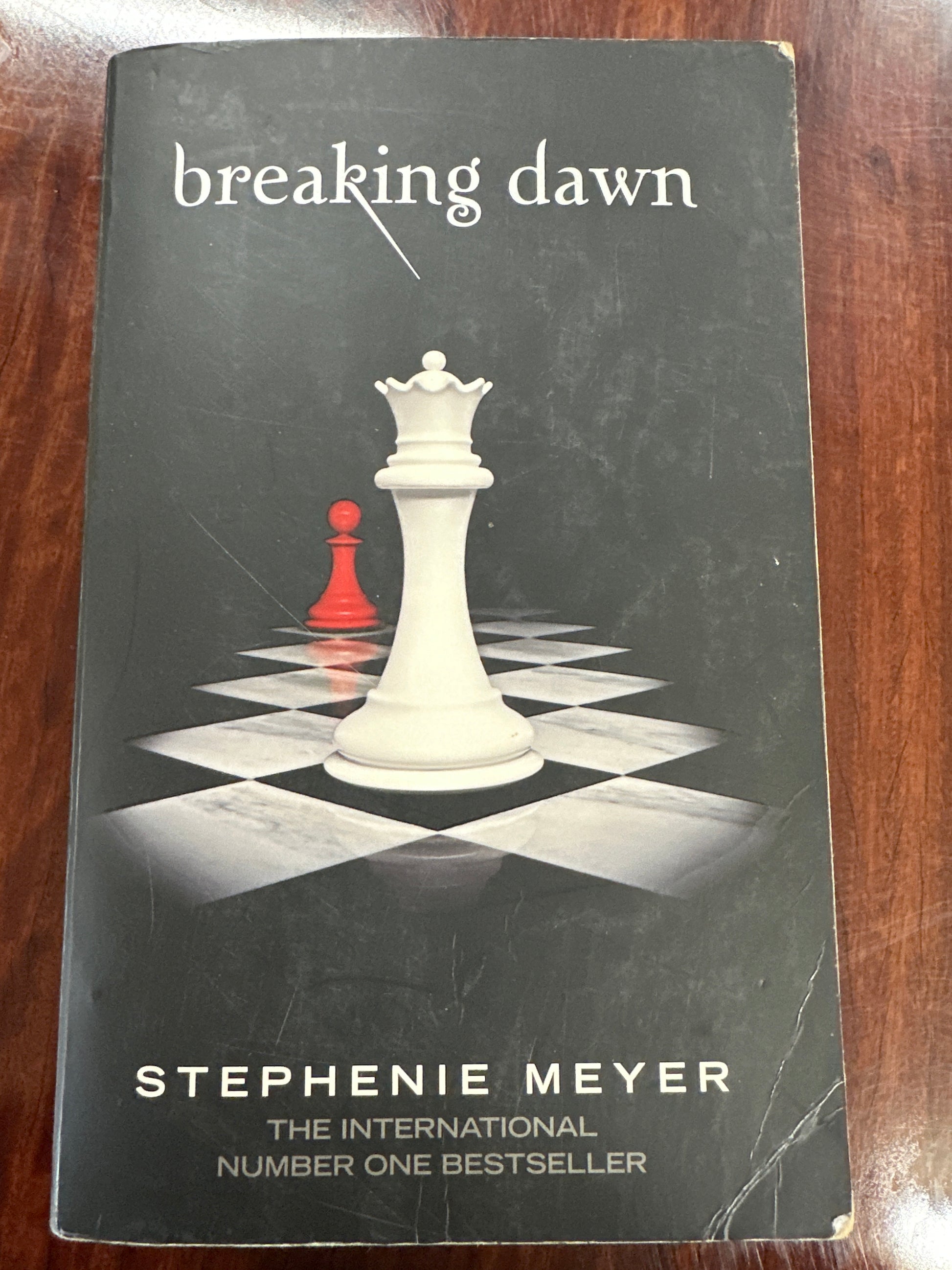 Breaking Dawn (The Twilight Saga, Book 4)
