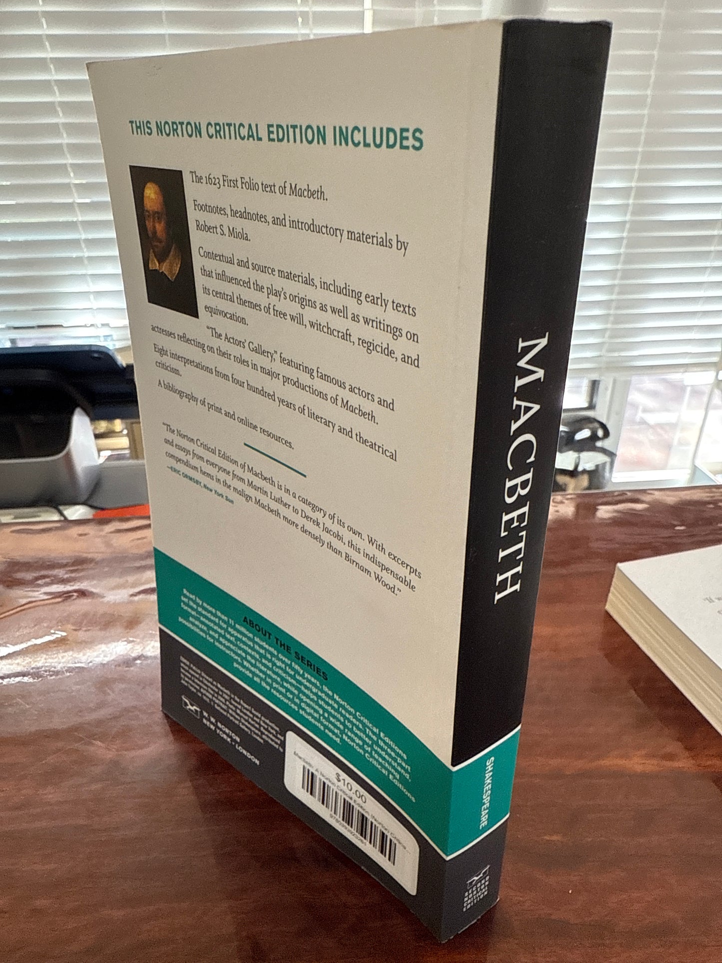 Macbeth: A Norton Critical Edition (Norton Critical Editions)