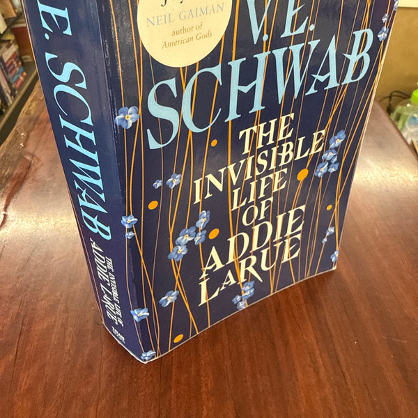 The Invisible Life of Addie LaRue (International Edition)