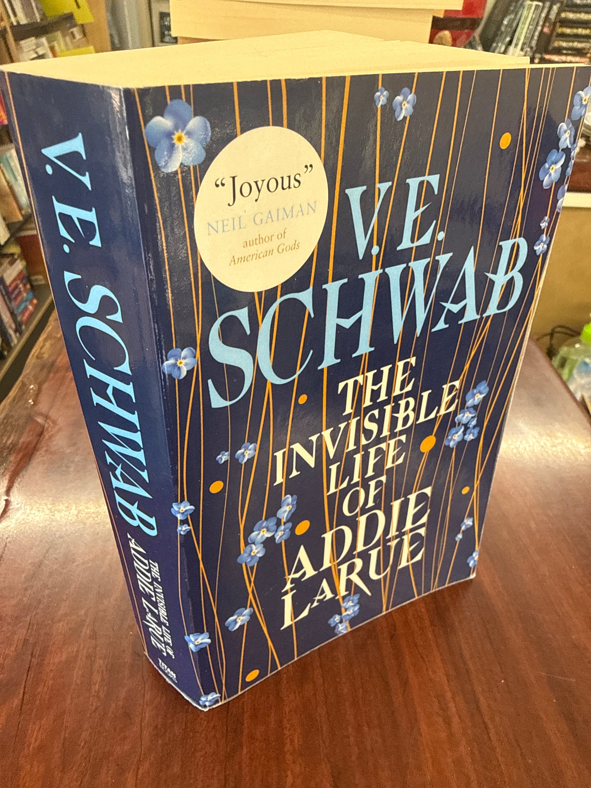 The Invisible Life of Addie LaRue (International Edition)