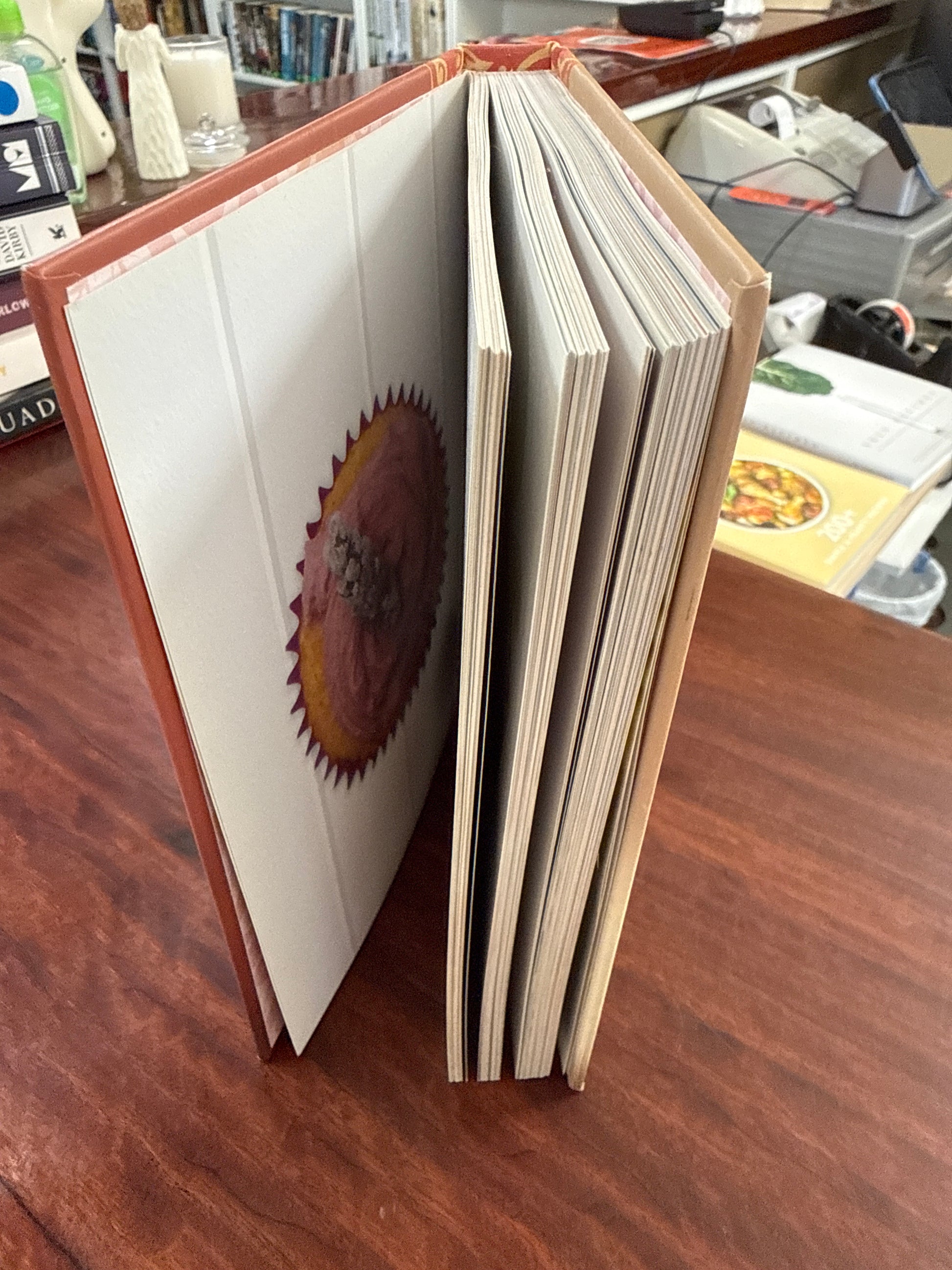 Funky Series-Cupcakes (Hardcover)