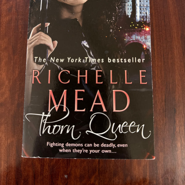Thorn Queen (Dark Swan #2)