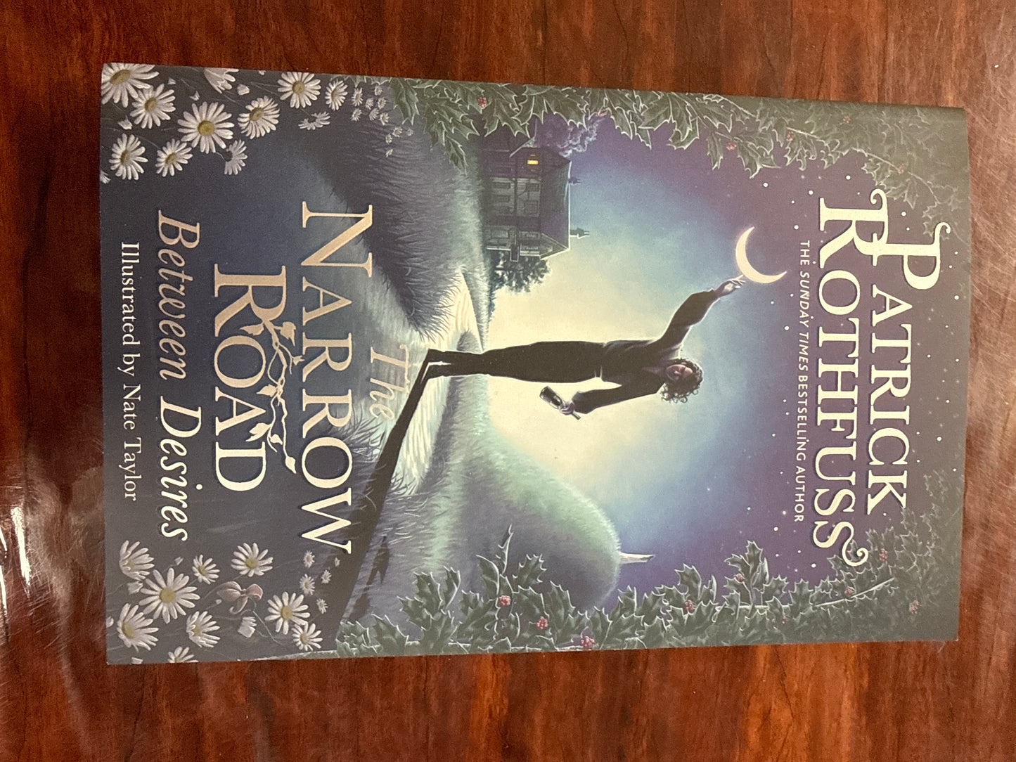 The Narrow Road Between Desires (The Kingkiller Chronicle #0.6)