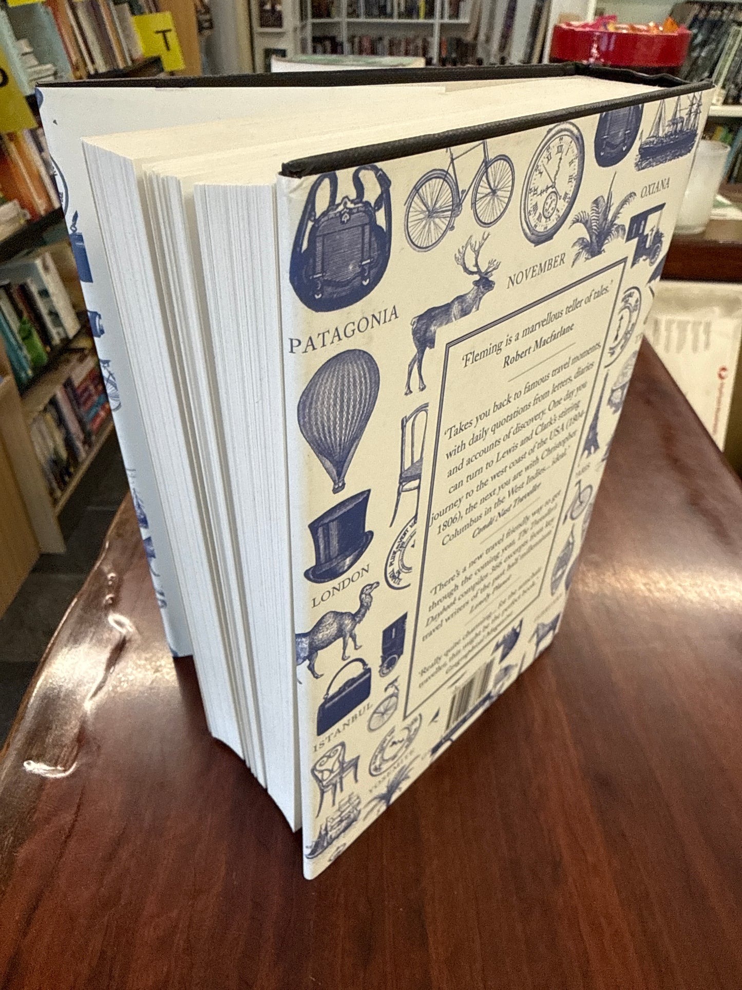 The Traveller's Daybook: A Tour of the World in 366 Quotations (Hardcover)