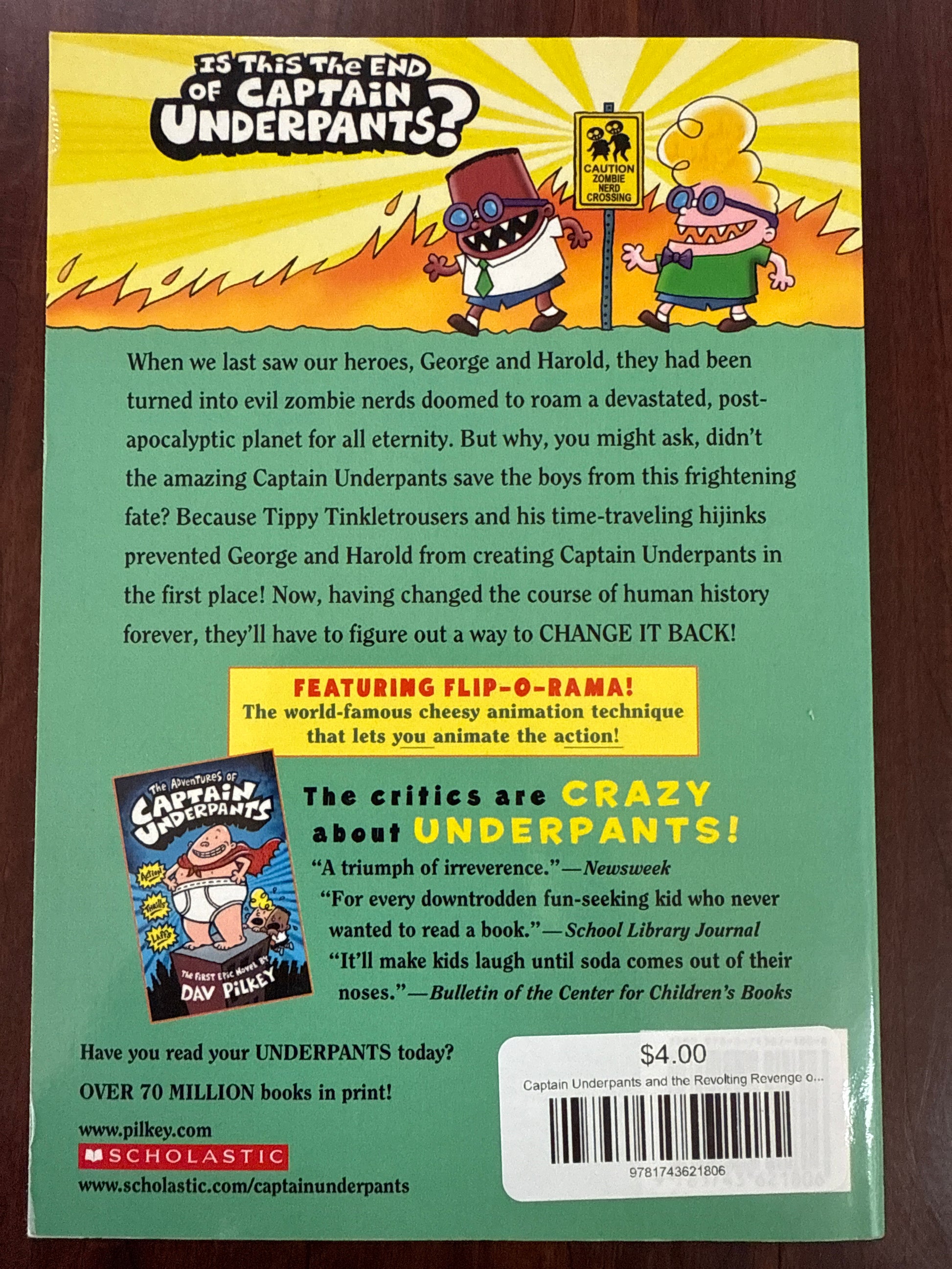 Captain Underpants and the Revolting Revenge of the Radioactive Robo-Boxers (Captain Underpants 10)