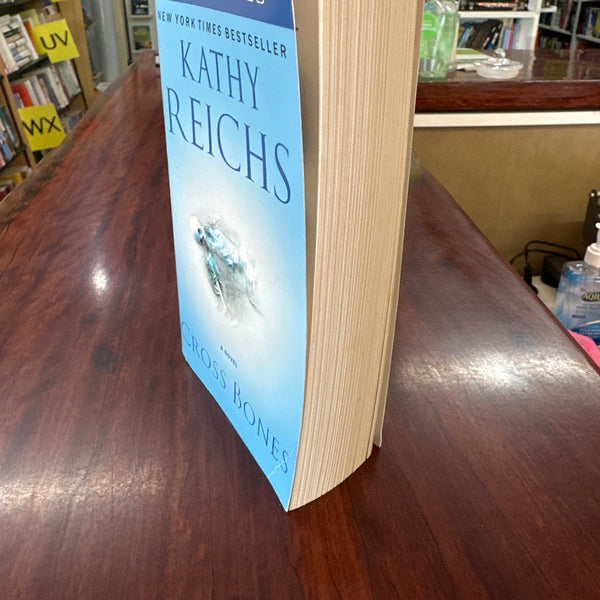 Cross Bones (Temperance Brennan #8)