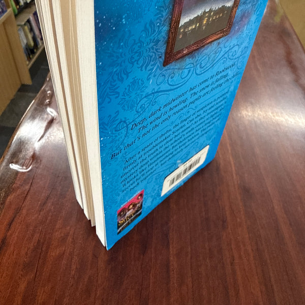 The Whispers in the Walls (Scarlet and Ivy #2)