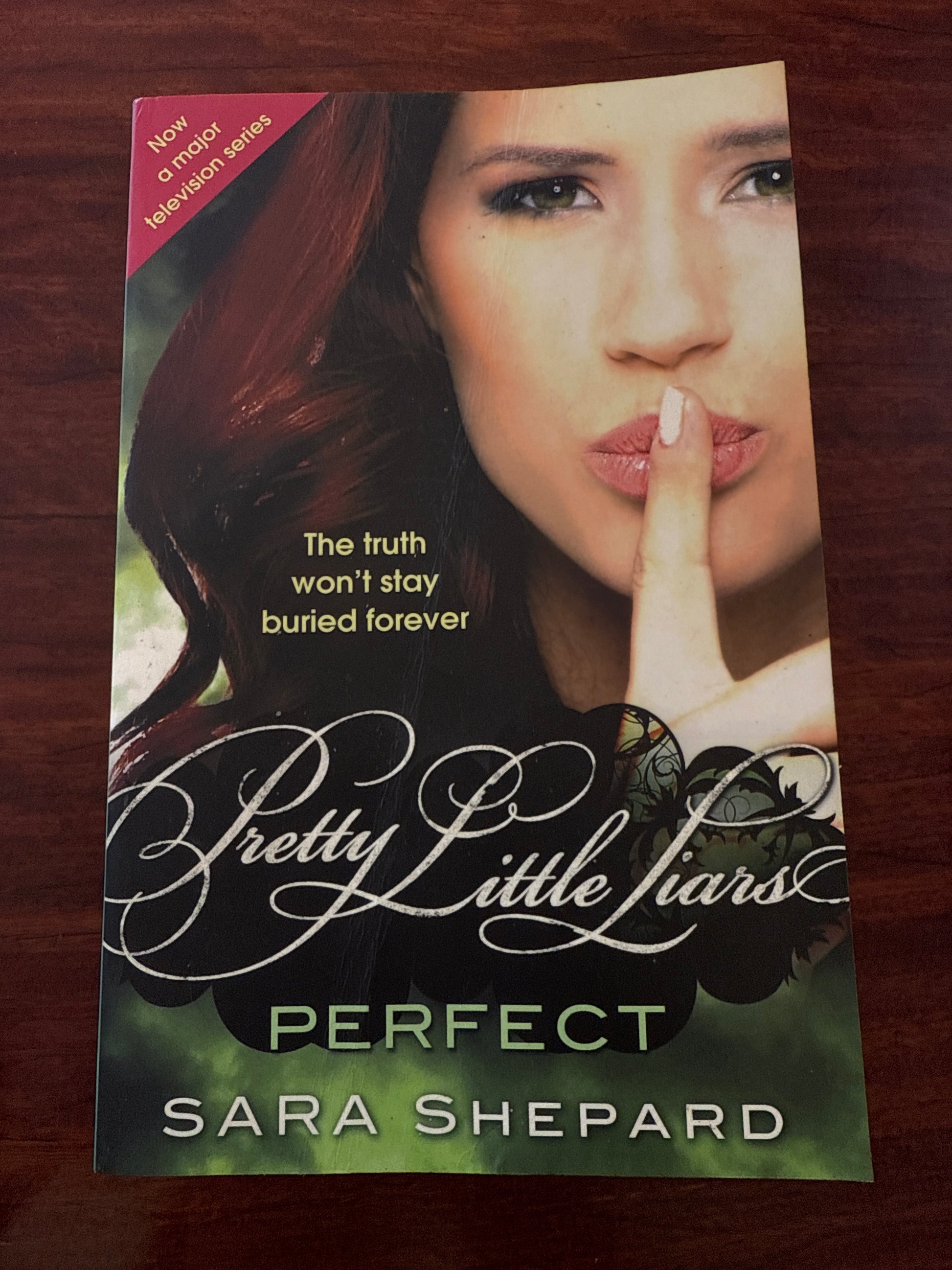 Perfect (Pretty Little Liars #3)