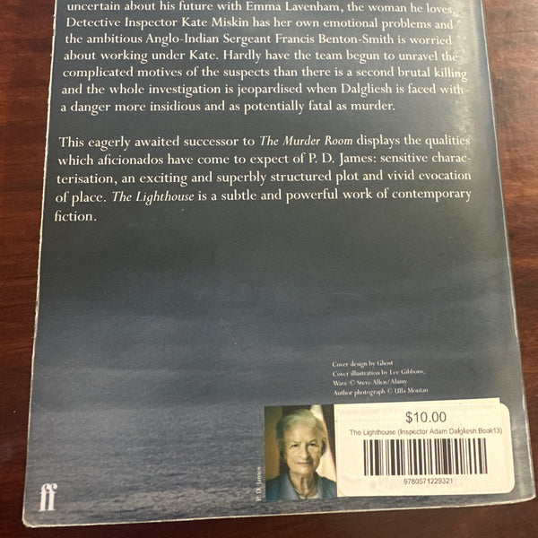 The Lighthouse (Inspector Adam Dalgliesh Book13)