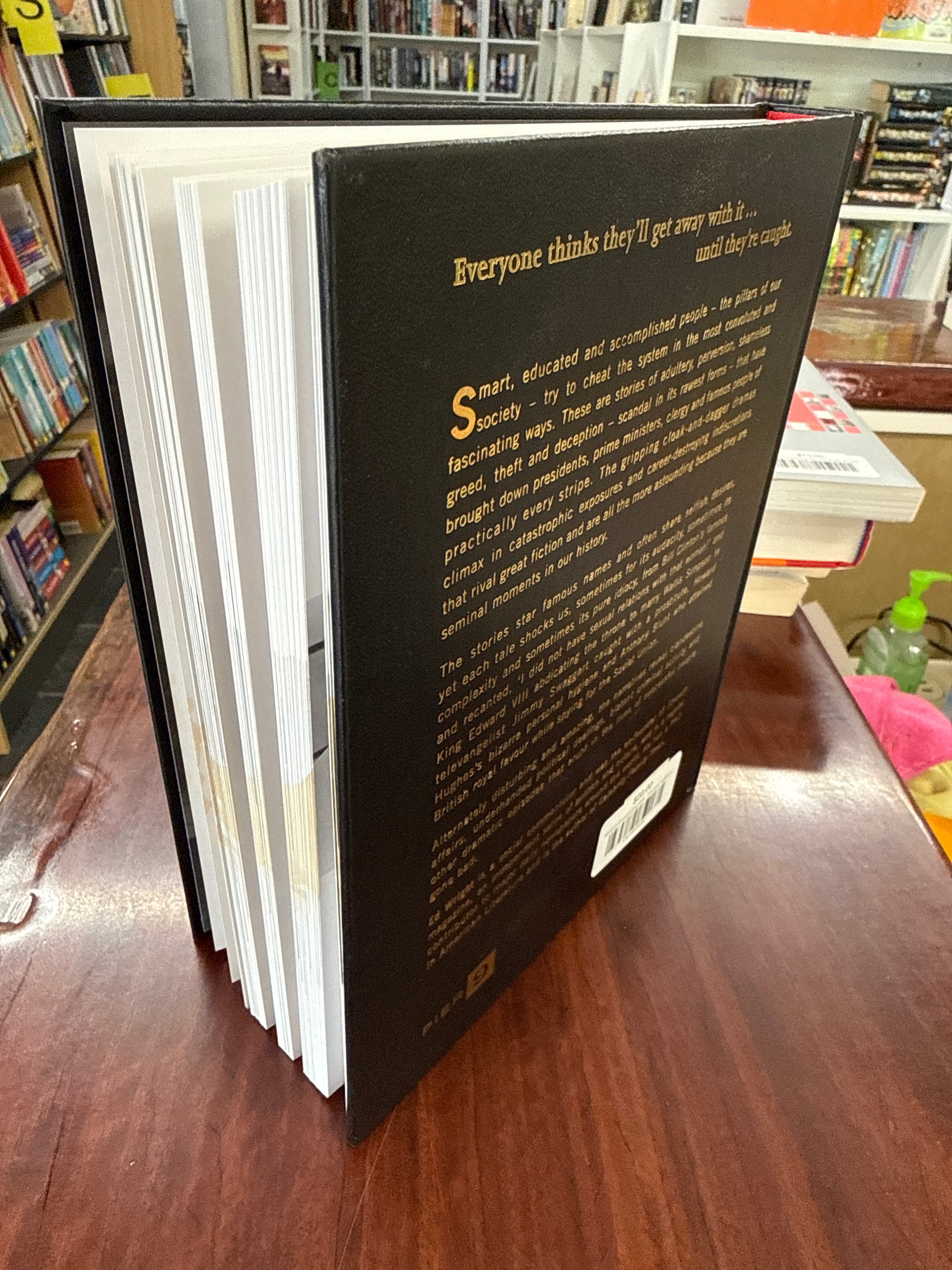 History's Greatest Scandals : Shocking Stories of Powerful People (Hardcover)