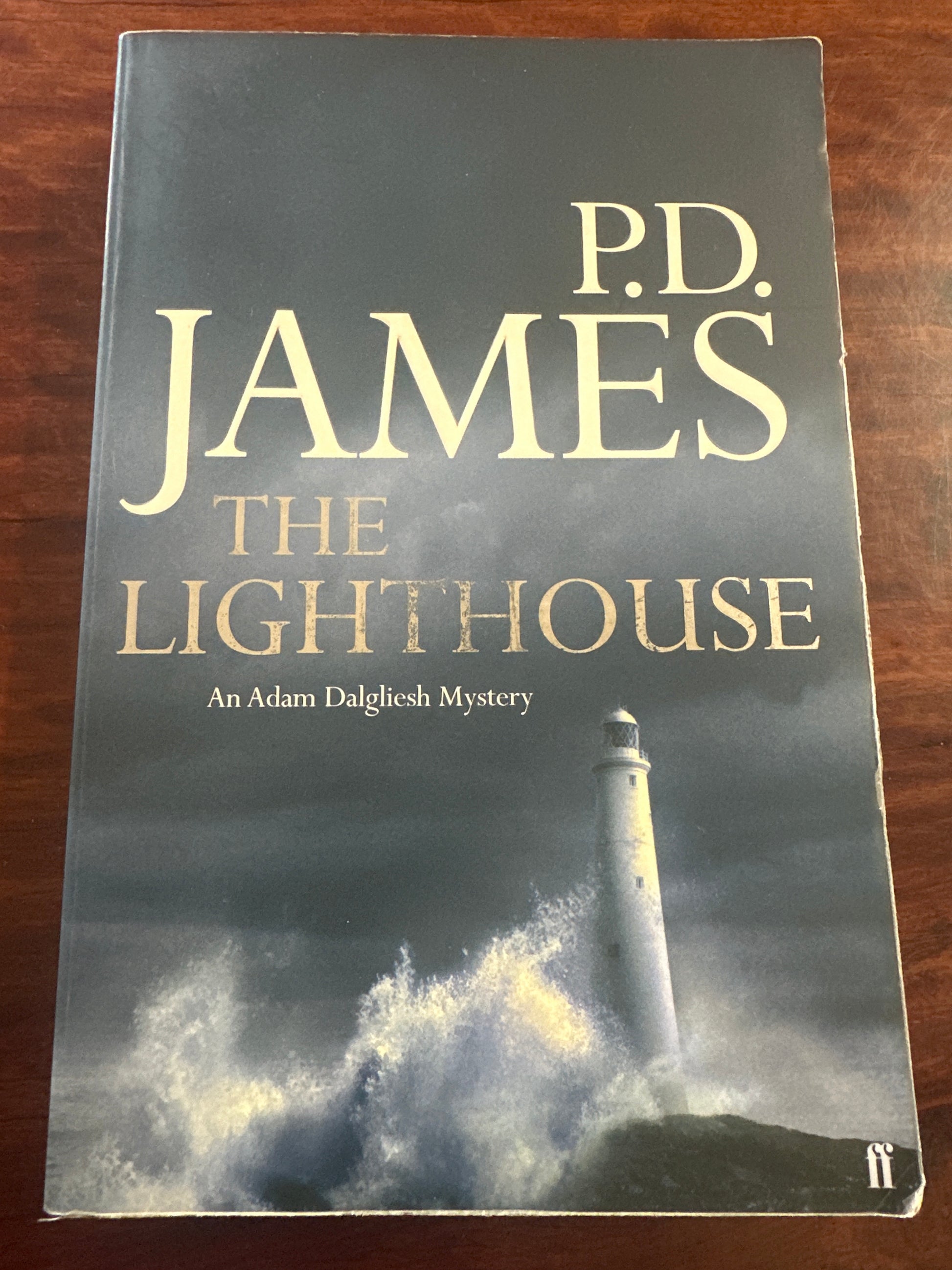 The Lighthouse (Inspector Adam Dalgliesh Book13)