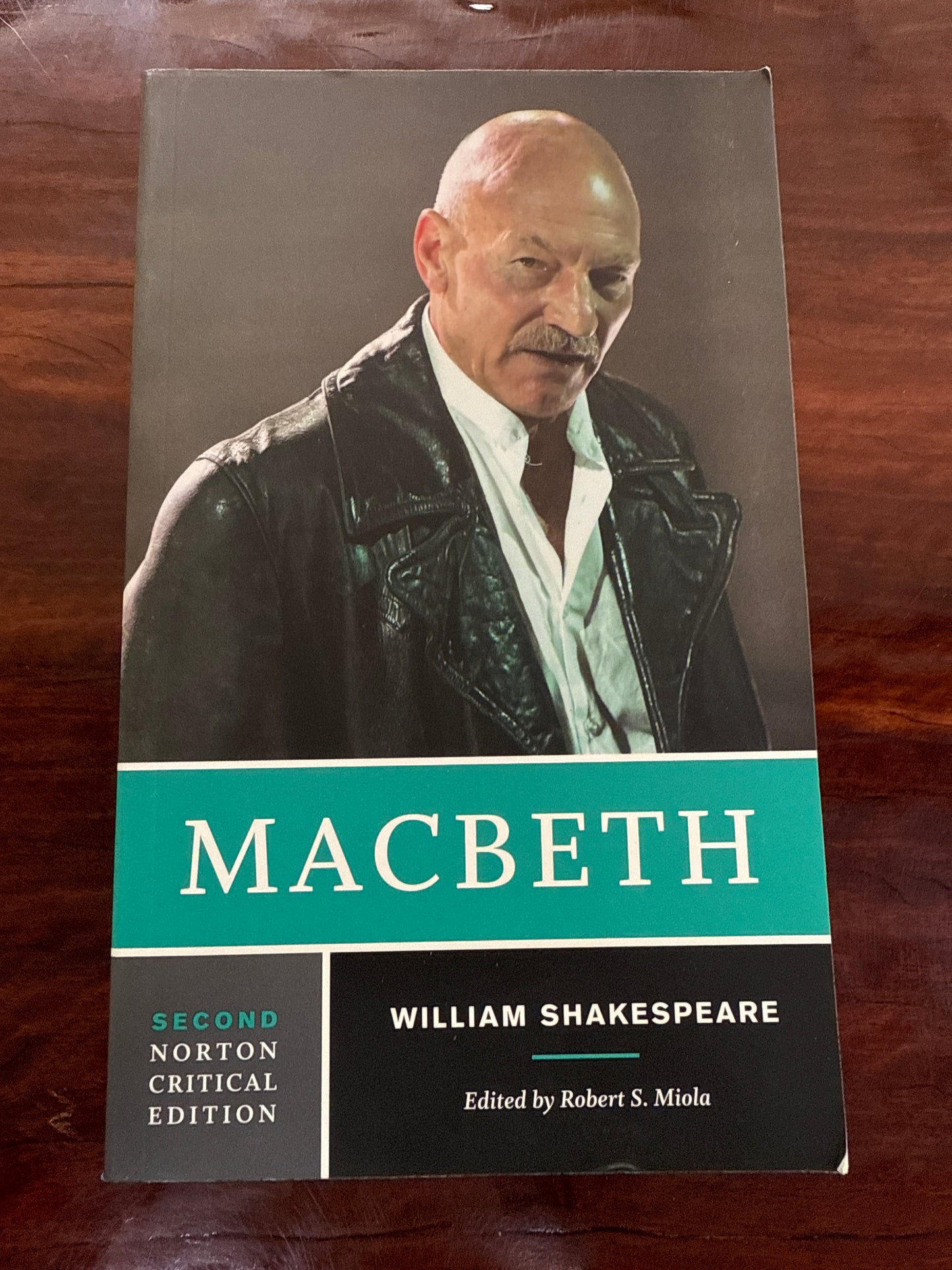 Macbeth: A Norton Critical Edition (Norton Critical Editions)
