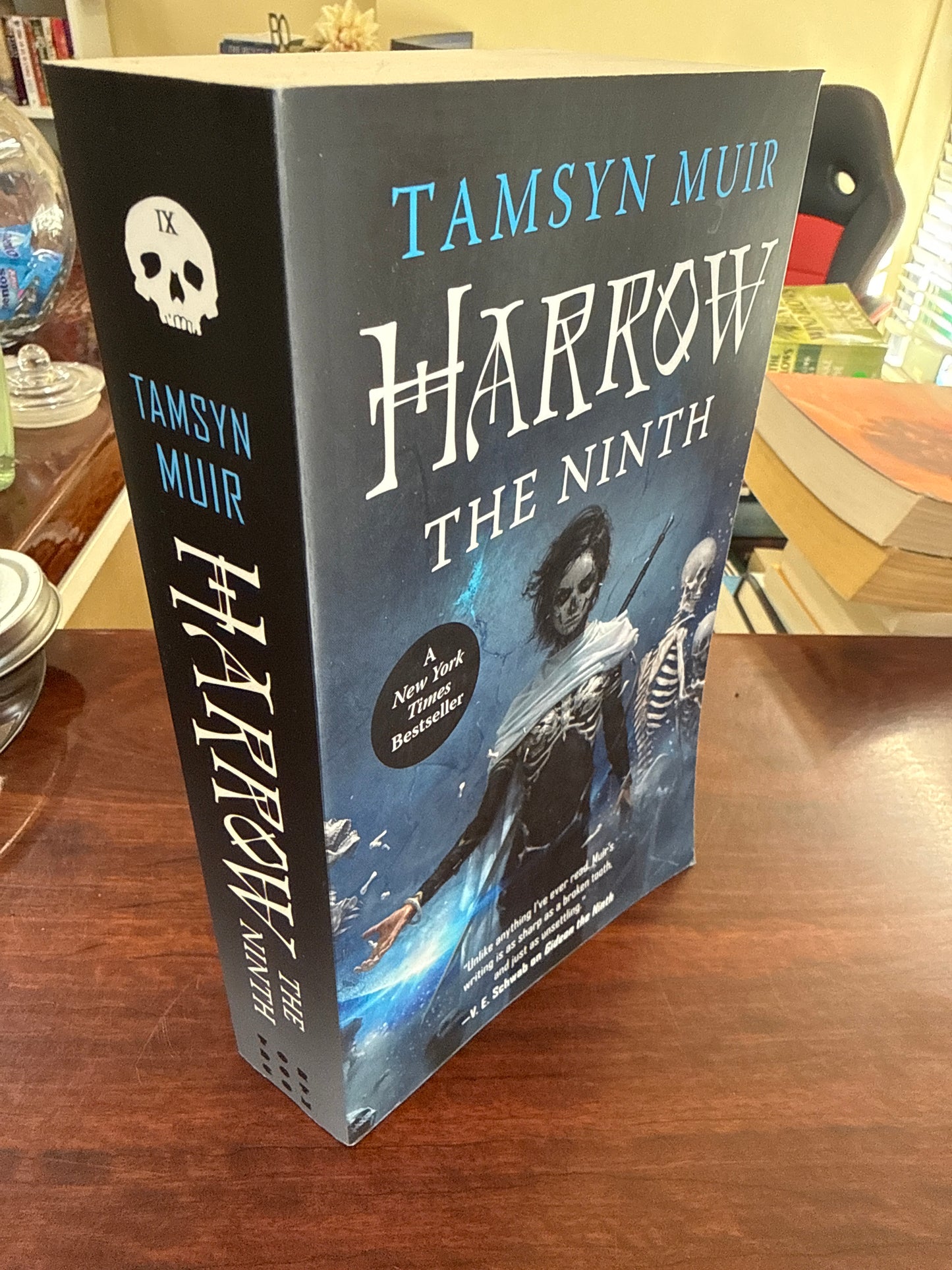 Harrow the Ninth (The Locked Tomb Series, 2)