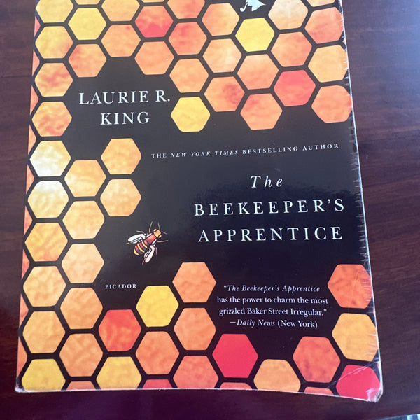 The Beekeeper's Apprentice (A Mary Russell Mystery)