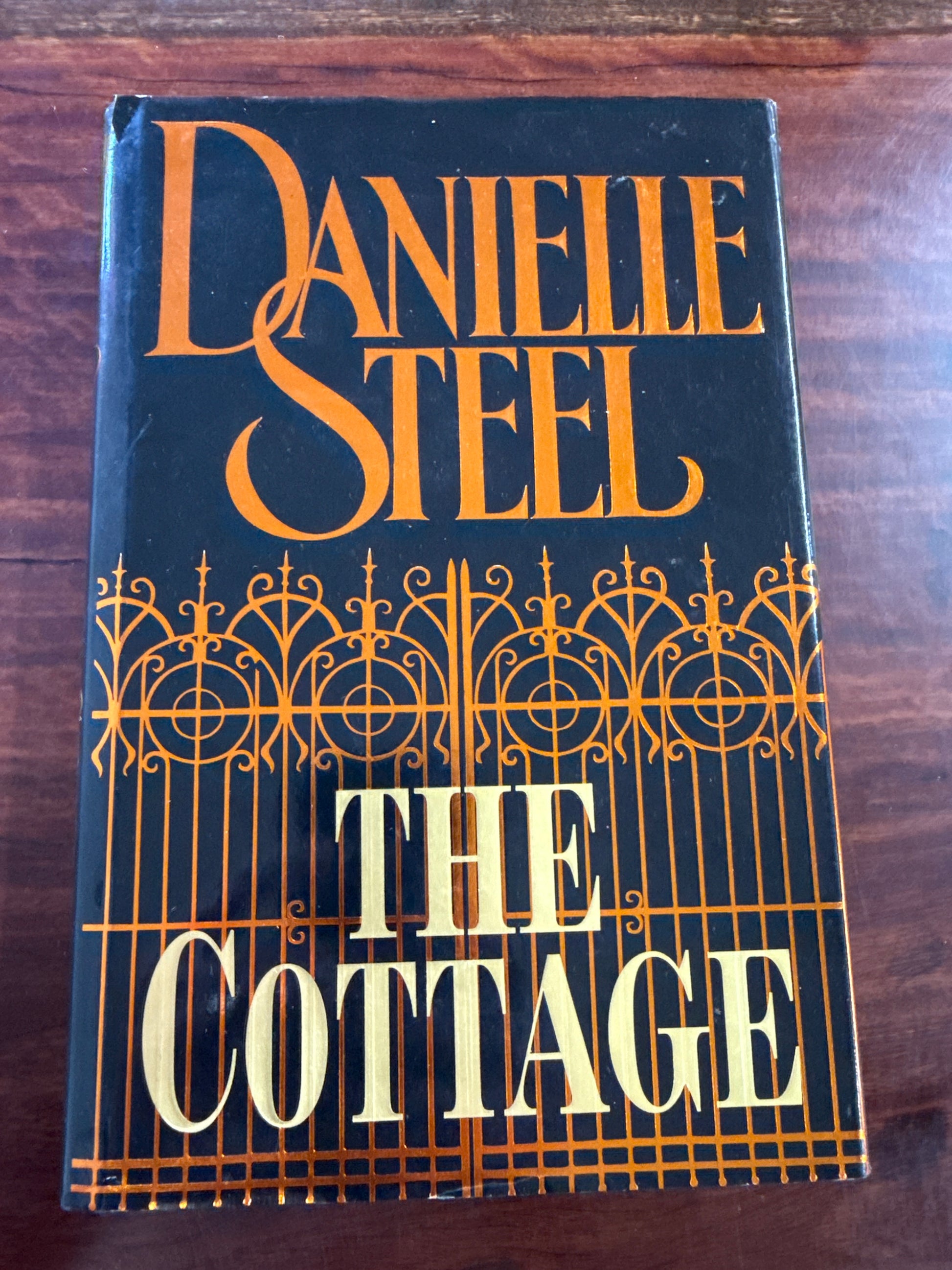The Cottage (Hardcover)