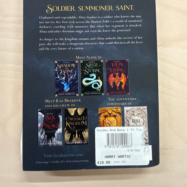 Shadow and Bone (Shadow and Bone #1)