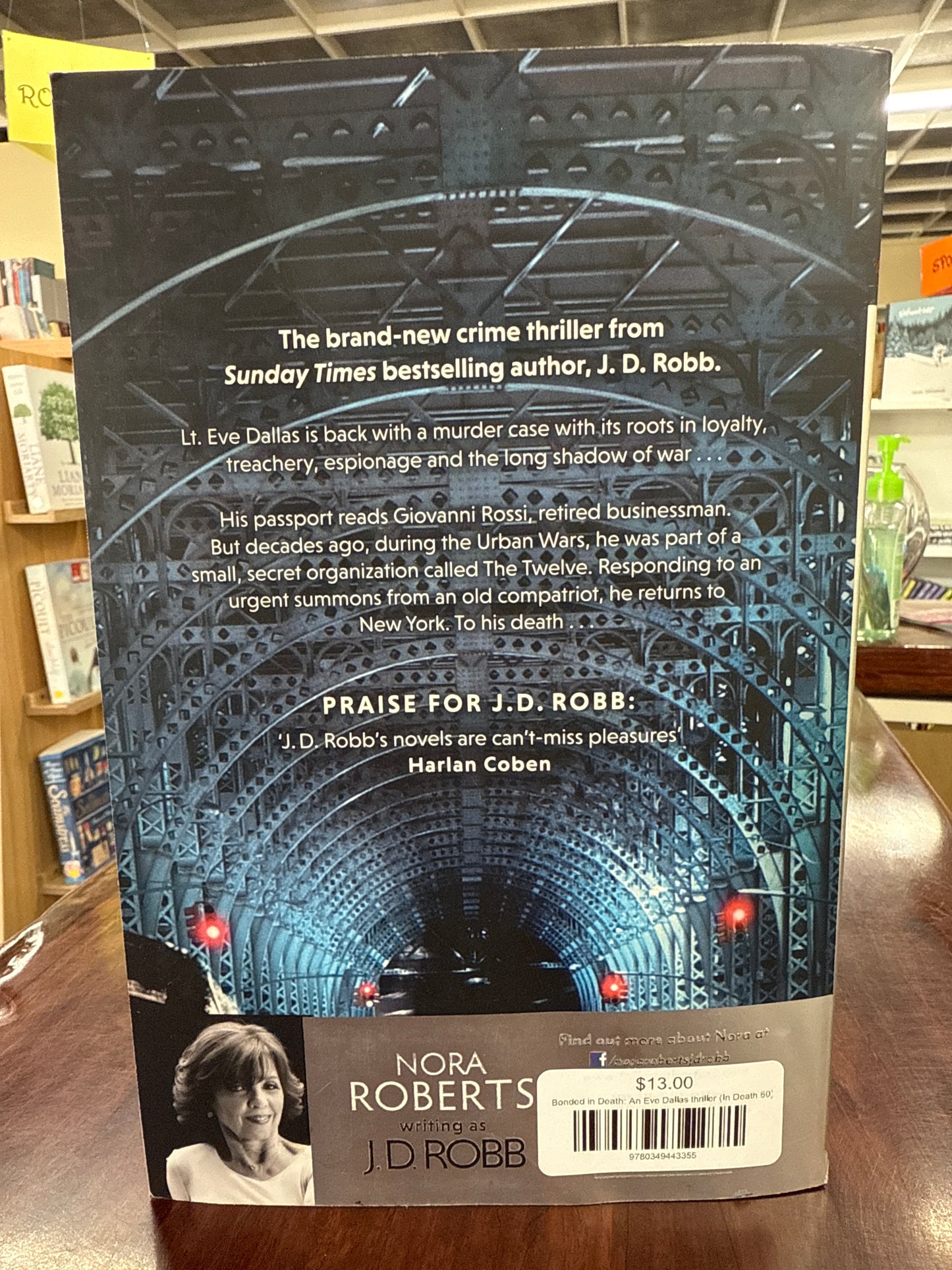 Bonded in Death: An Eve Dallas thriller (In Death 60)