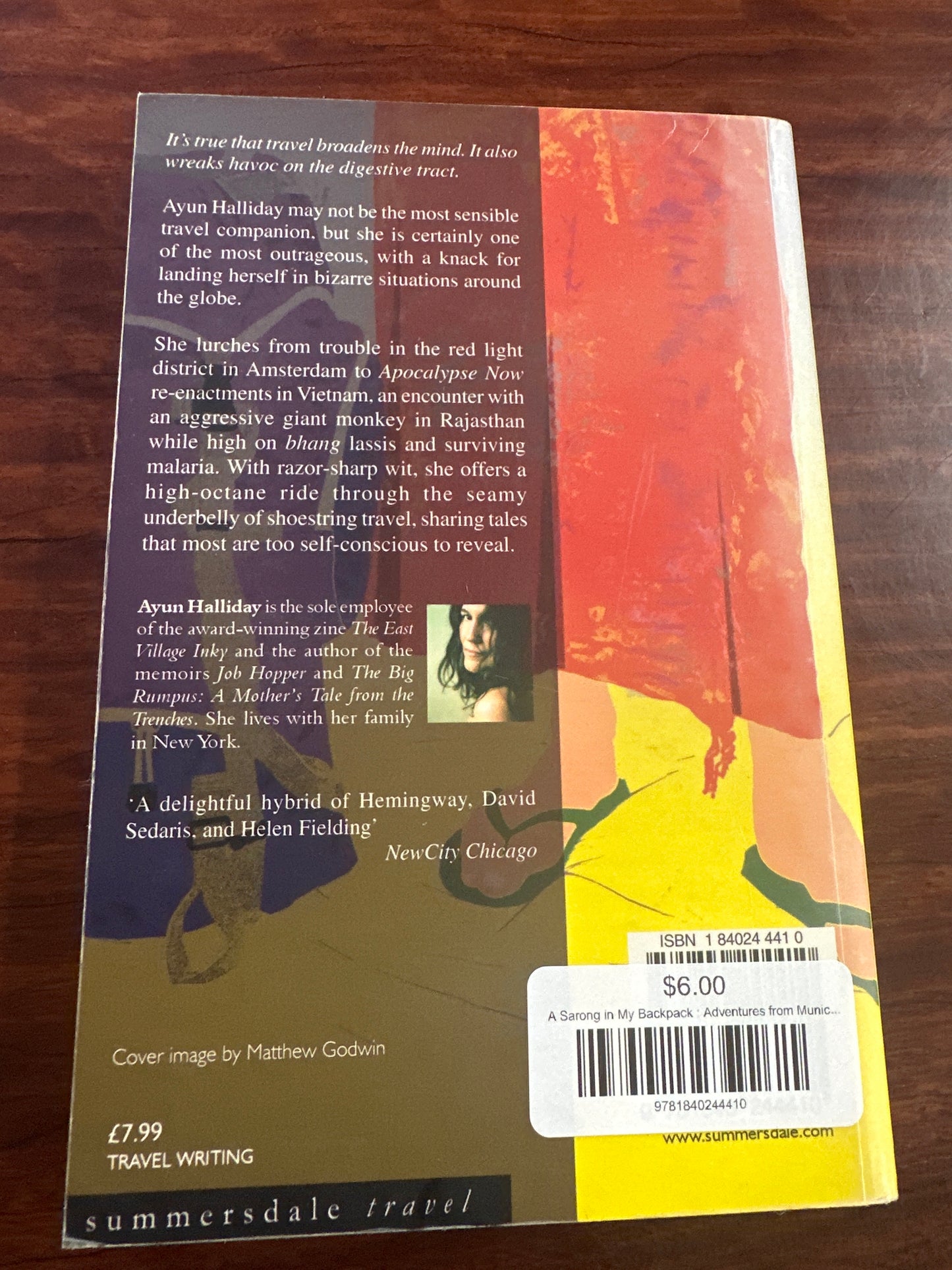 Book cover of 'A Sarong in My Backpack' by Ayun Halliday back cover