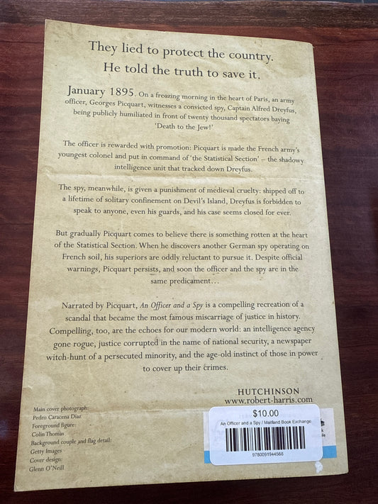 Robert Harris An Officer and a Spy back cover