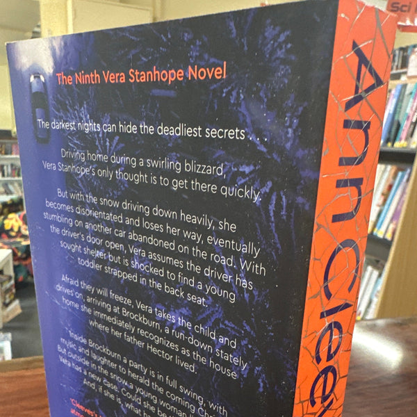 Ann Cleeves The Darkest Evening back cover