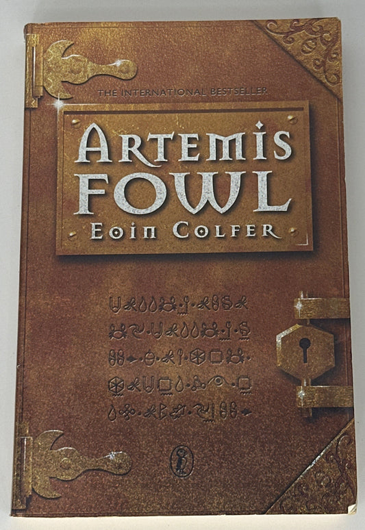 Colfer Artemis Fowl front cover image