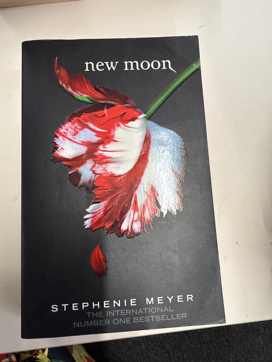 New Moon (Twilight Saga)