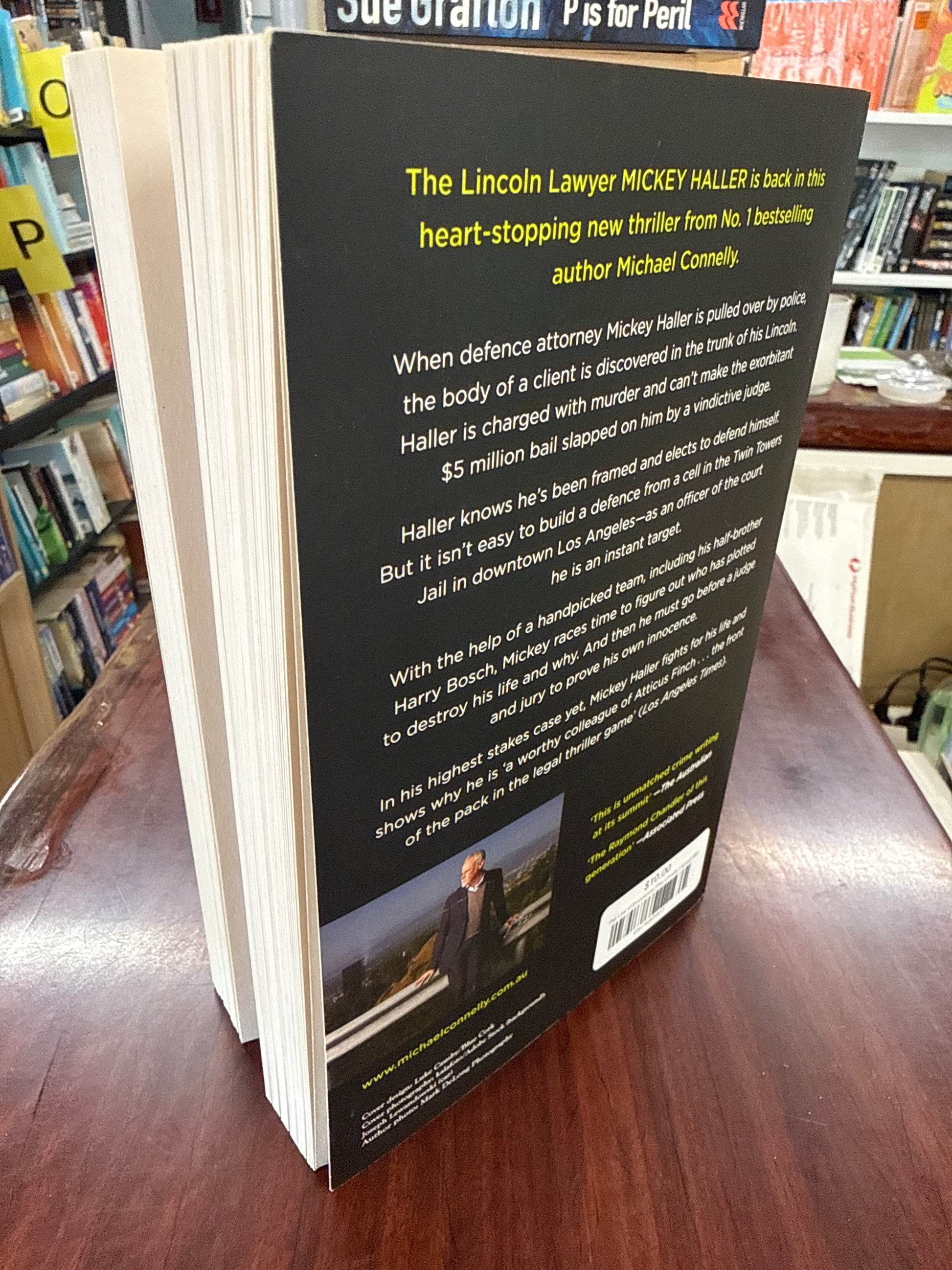 The Law of Innocence (The Lincoln Lawyer #6)