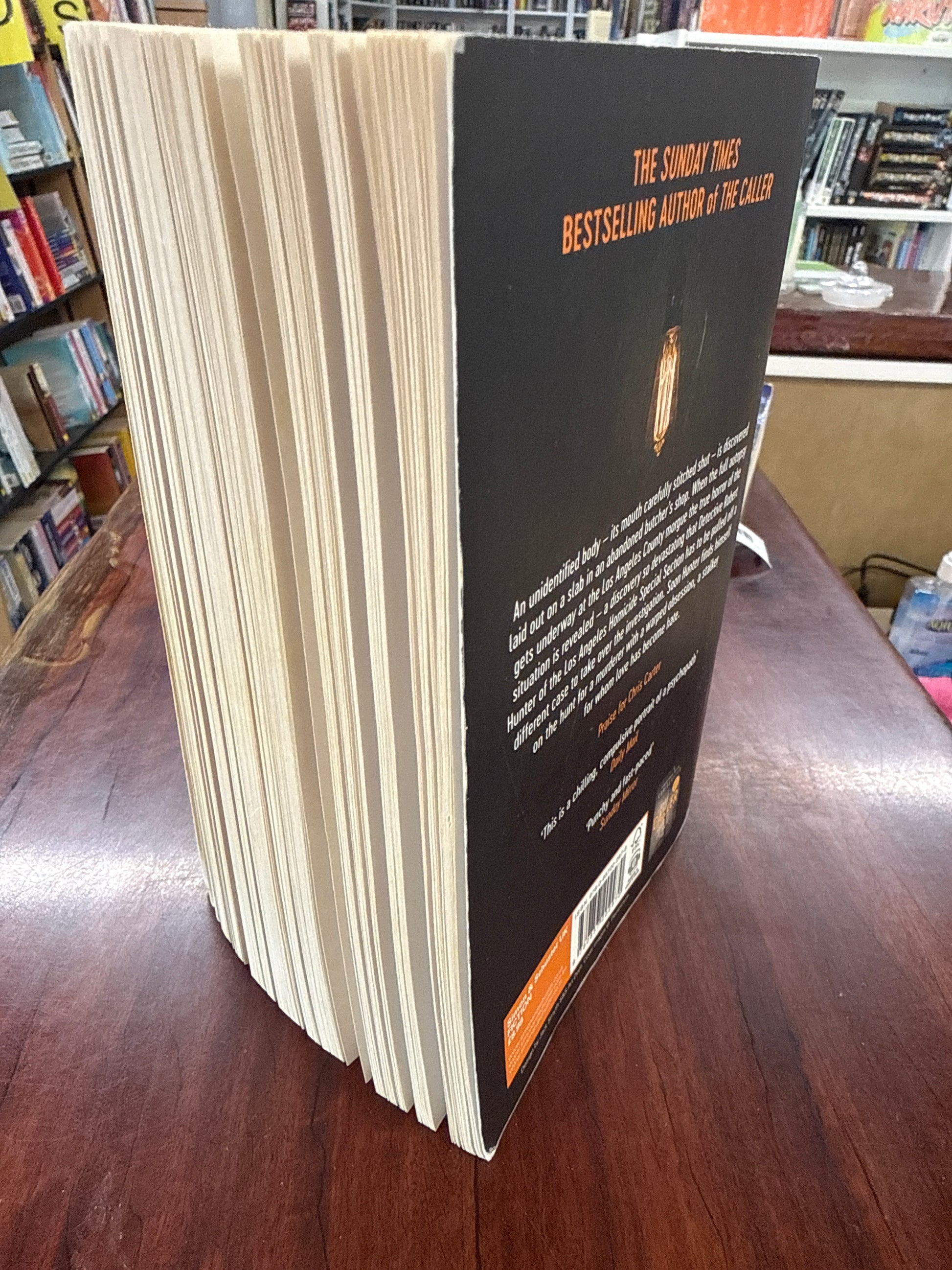 The Night Stalker (Robert Hunter #3)