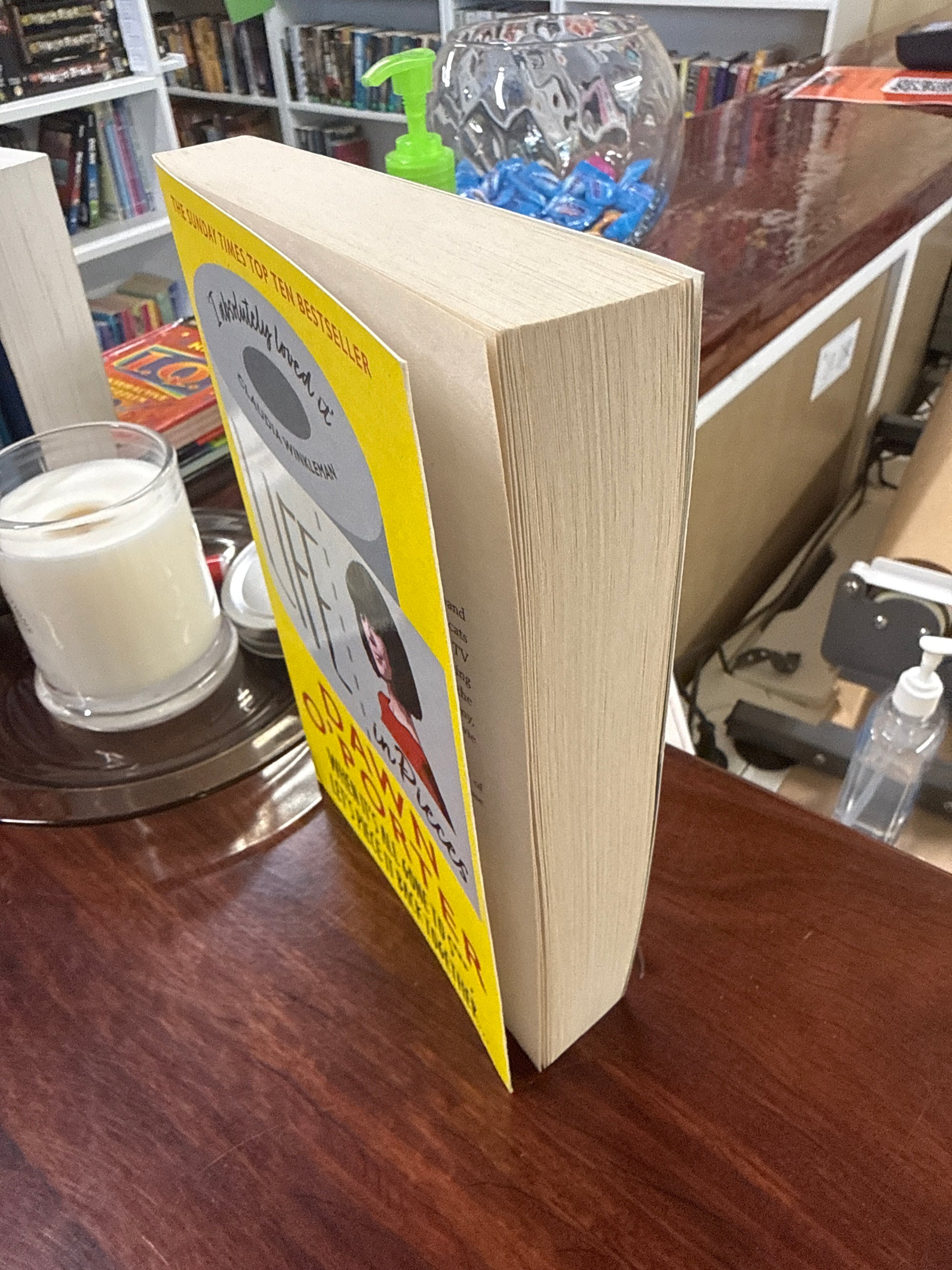 Life in Pieces: From the Sunday Times Bestselling author of Cat Lady, comes a bold, brilliant, and hilarious book to curl up with