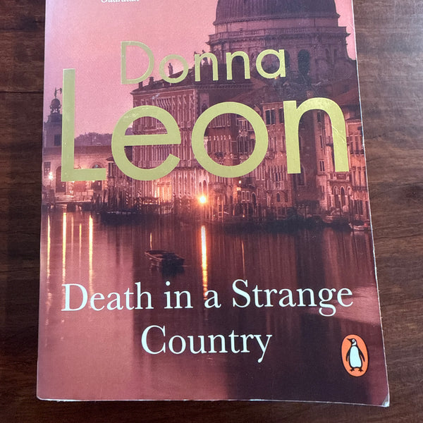 Death in a Strange Country (Guido Brunetti Book2)