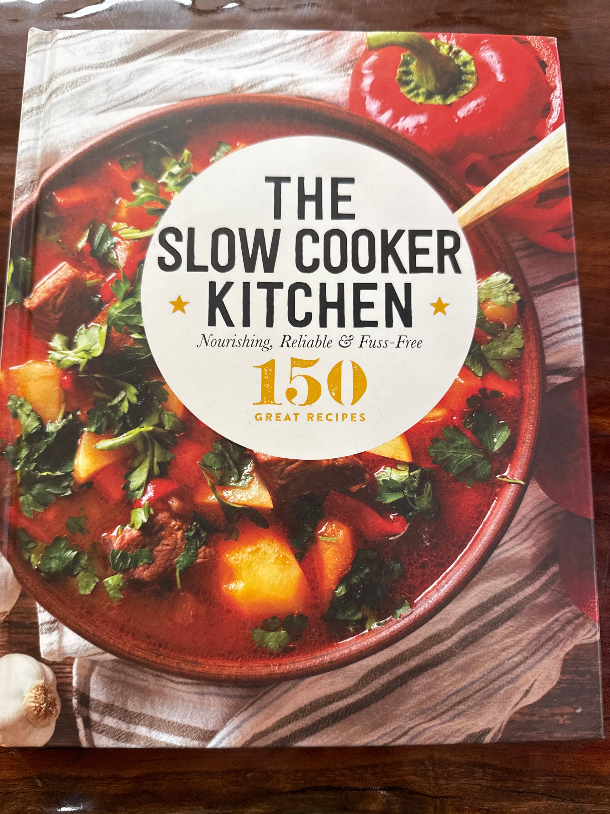 The Slow Cooker Kitchen (Hardcover)