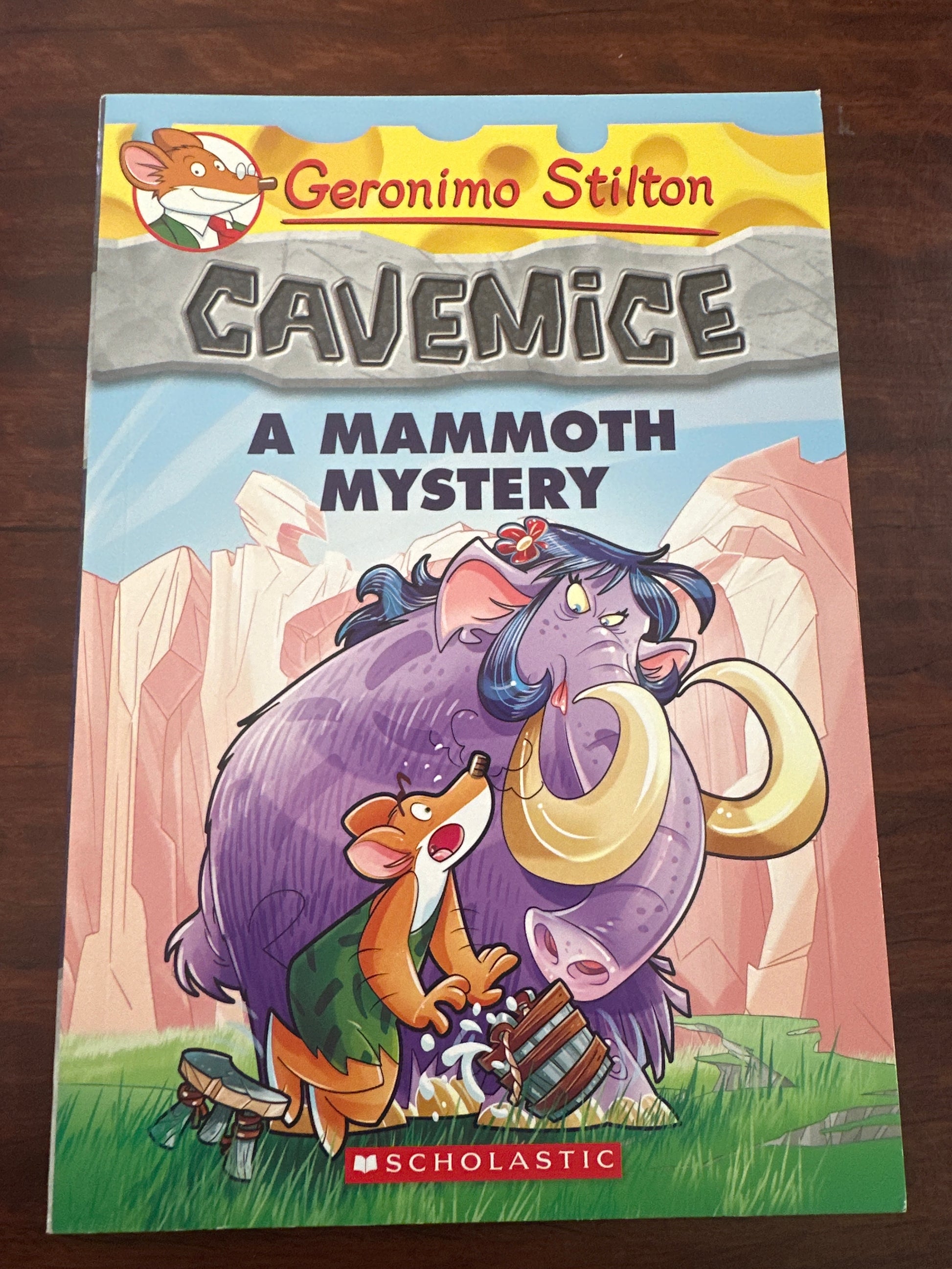 A Mammoth Mystery (Geronimo Stilton Cavemice #15)