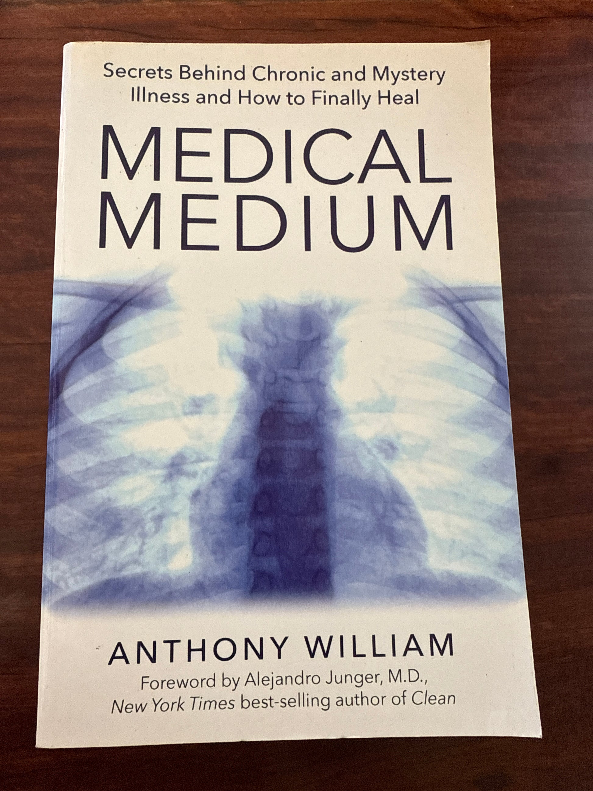 Medical Medium: Secrets Behind Chronic and Mystery Illness and How to Finally Heal