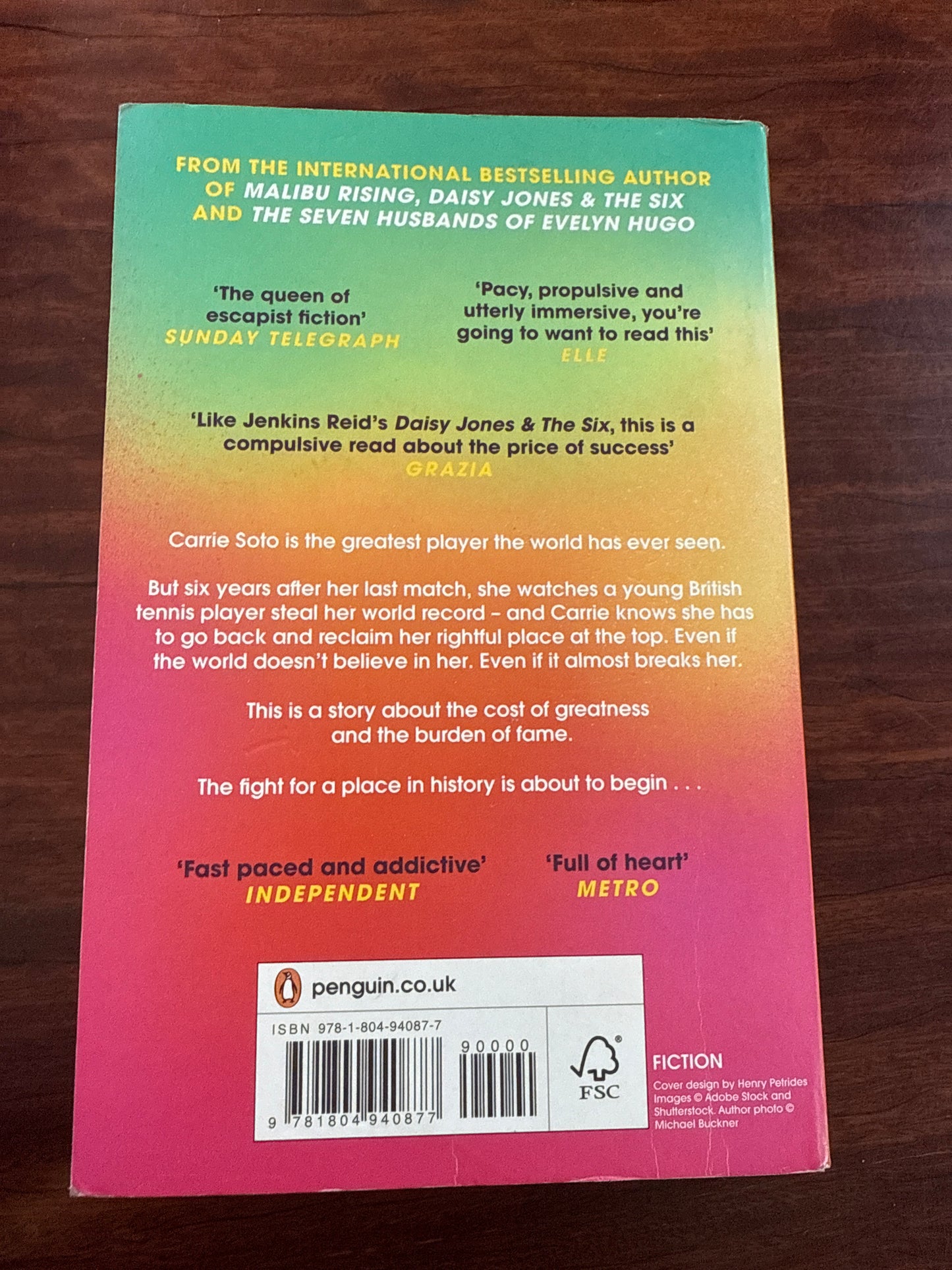 Taylor Jenkins Reid Carrie Soto Is Back back cover